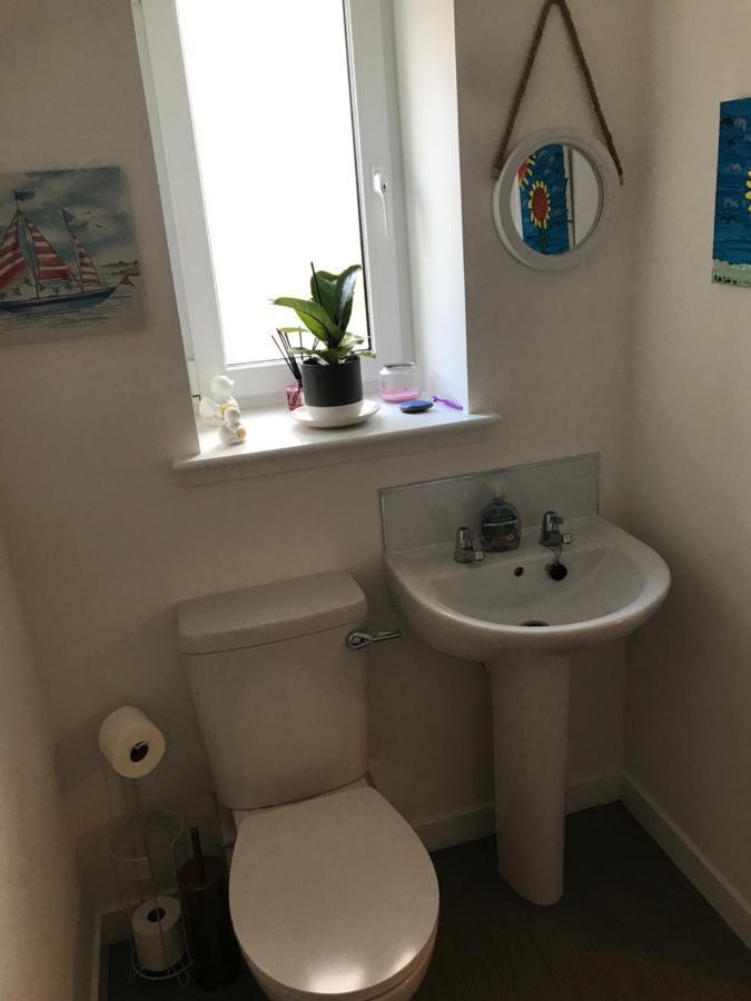 Modern&bright home in quiet&central area Inverness Extérieur photo