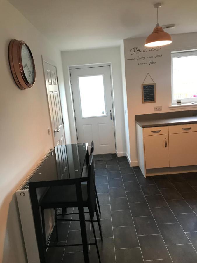 Modern&bright home in quiet&central area Inverness Extérieur photo