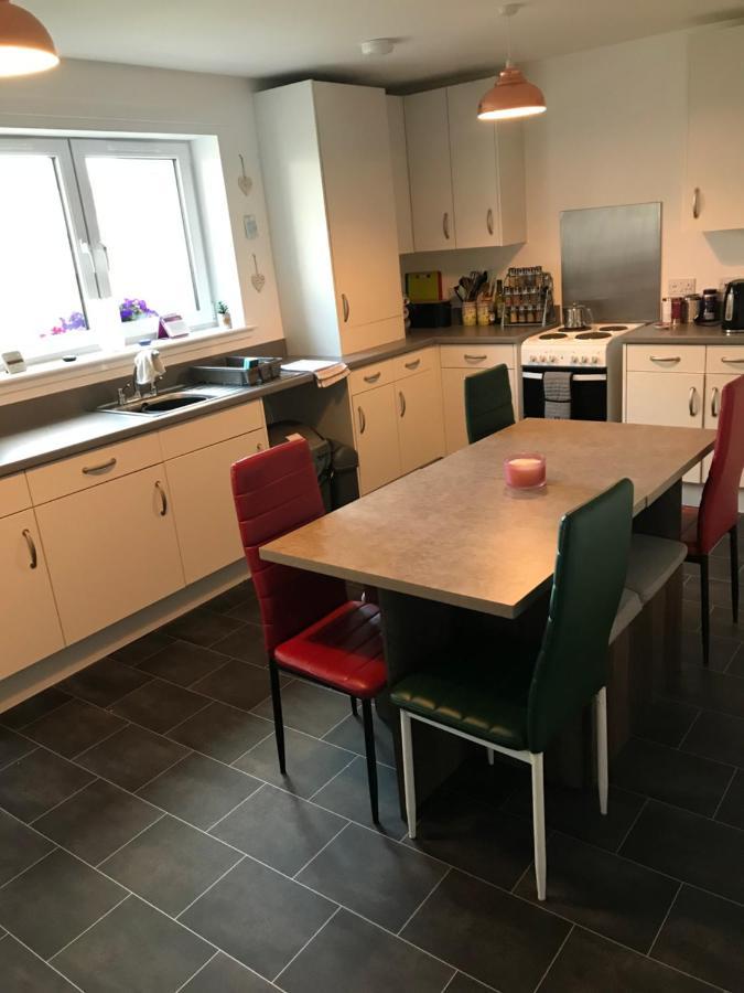 Modern&bright home in quiet&central area Inverness Extérieur photo